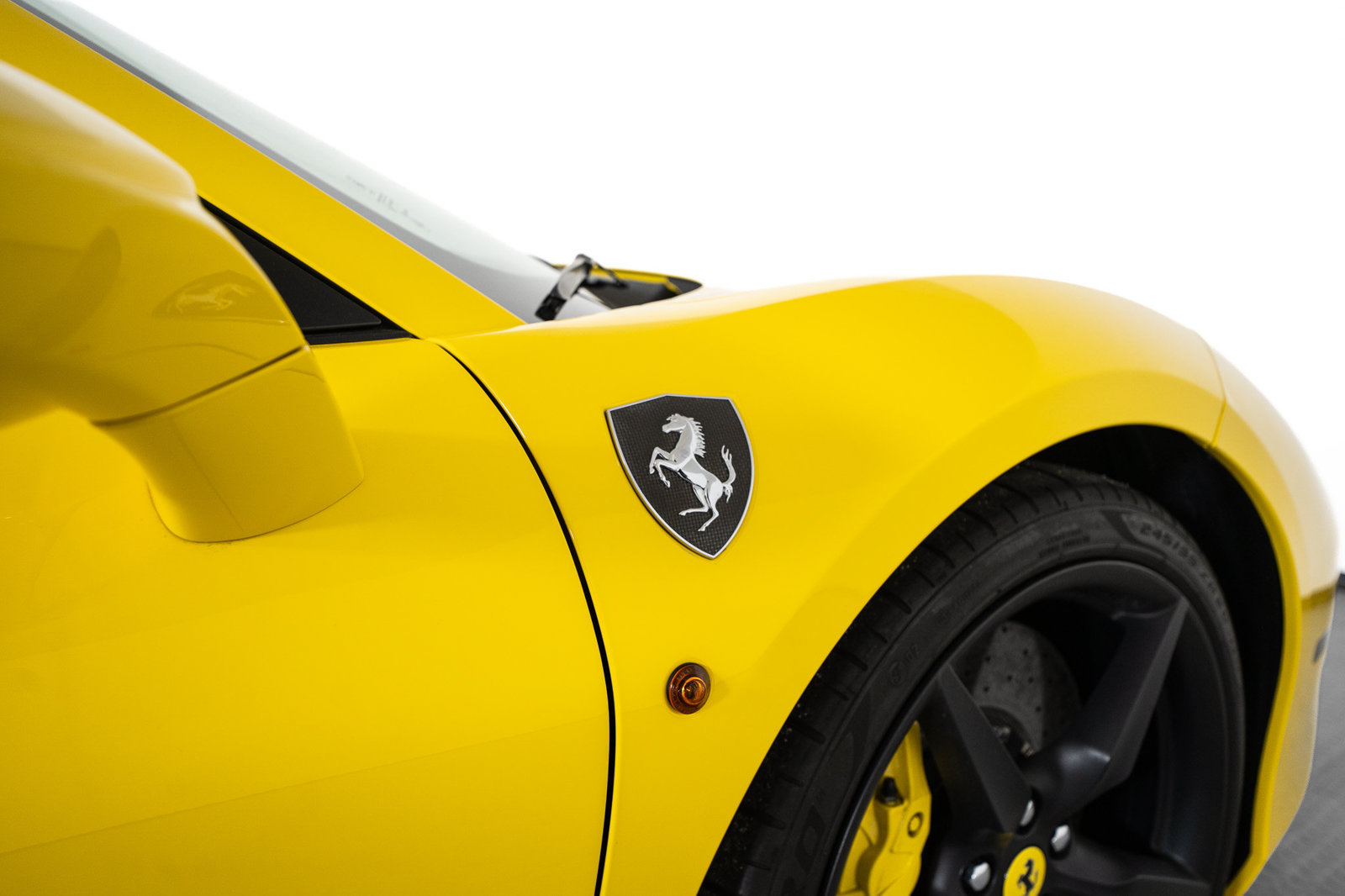 Certified 2018 Ferrari 488 Spider RWD image 33