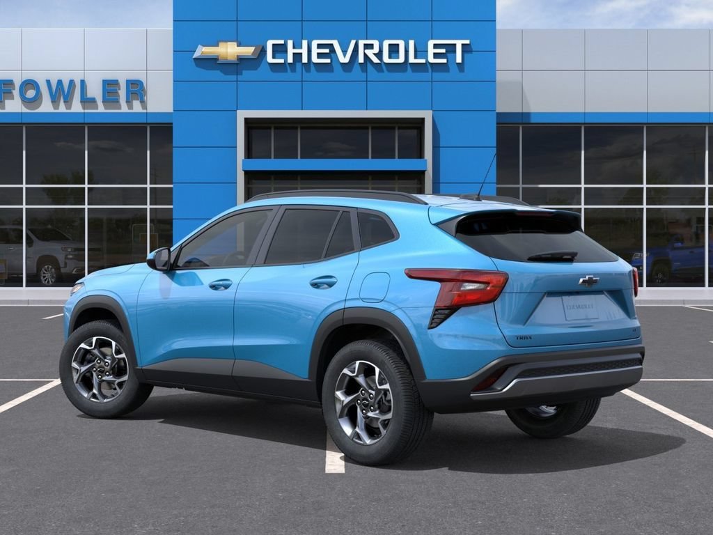New 2026 Chevrolet Trax LT w/ Driver Confidence Package FWD image 3
