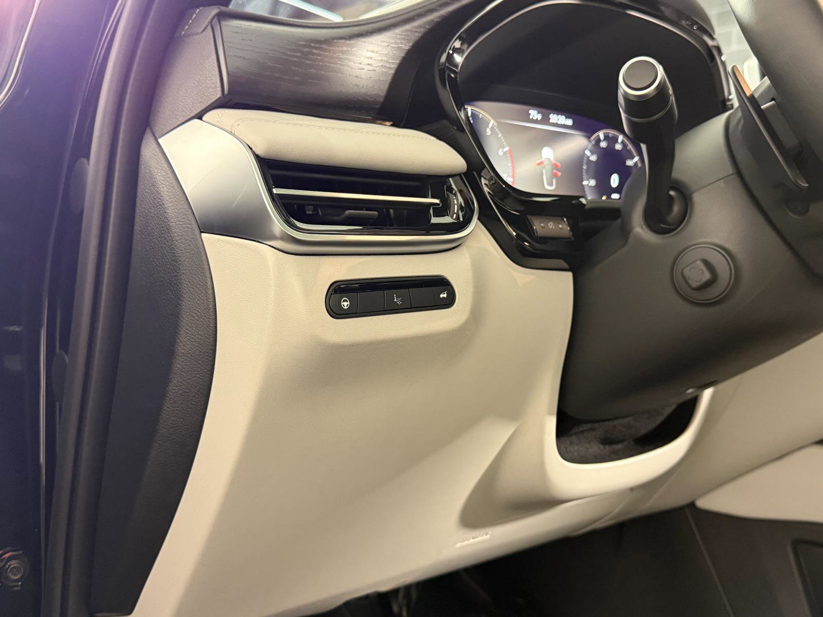 Used 2026 INFINITI QX60 Autograph w/ Dark Cargo Package image 16