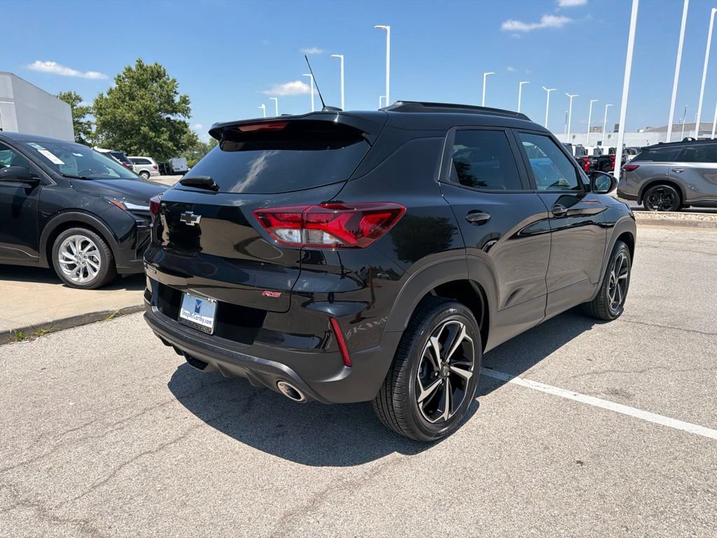 Used 2023 Chevrolet TrailBlazer RS w/ Sun and Liftgate Package AWD/4WD image 3