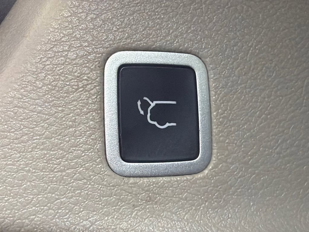 Used 2019 Chrysler Pacifica Touring-L FWD image 18