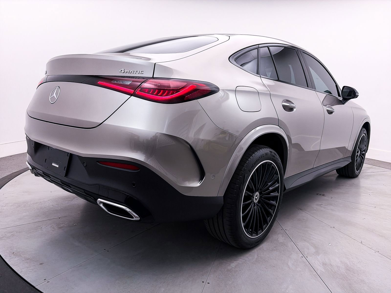 Used 2024 Mercedes-Benz GLC 300 4MATIC w/ AMG Line image 16