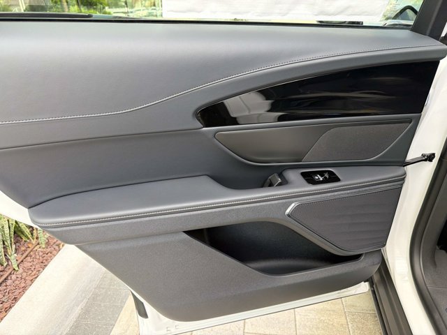 New 2026 Lincoln Nautilus Premier AWD/4WD image 15