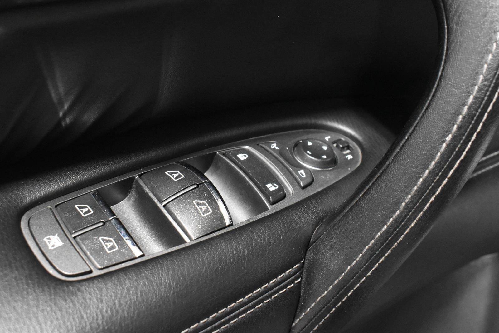 Used 2020 Nissan Armada SL w/ Premium Package image 13