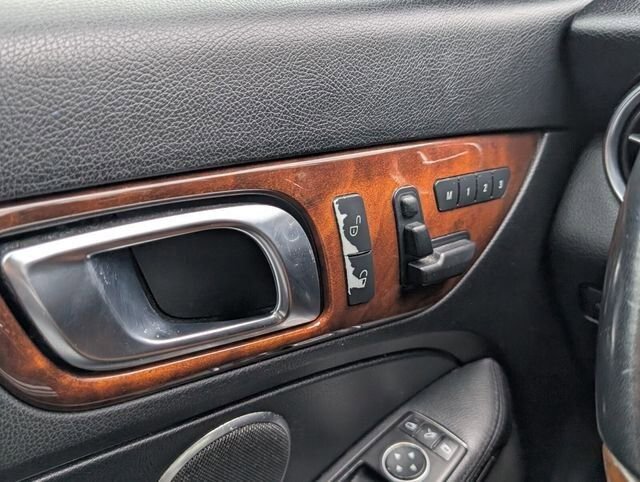 Used 2012 Mercedes-Benz SLK 350 image 32