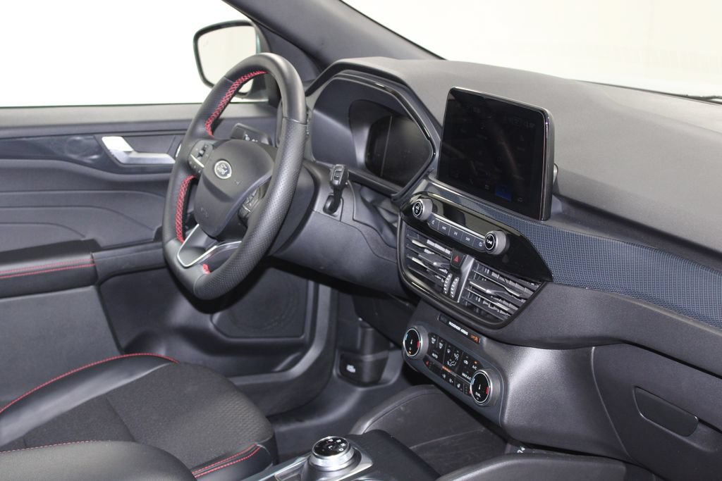 Used 2025 Ford Escape ST-Line Select w/ Class II Trailer Tow Package AWD/4WD image 31