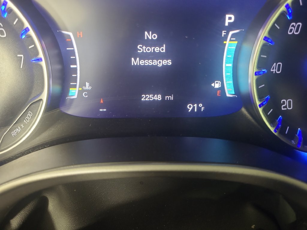 Used 2025 Chrysler Pacifica Select FWD image 10