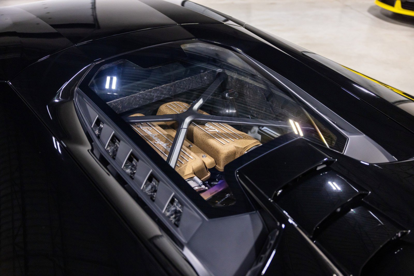 Used 2018 Lamborghini Huracan Performante image 18