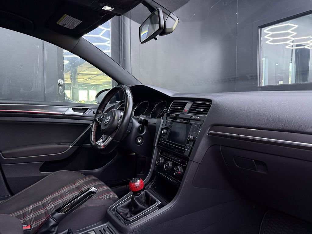 Used 2018 Volkswagen GTI Autobahn image 26