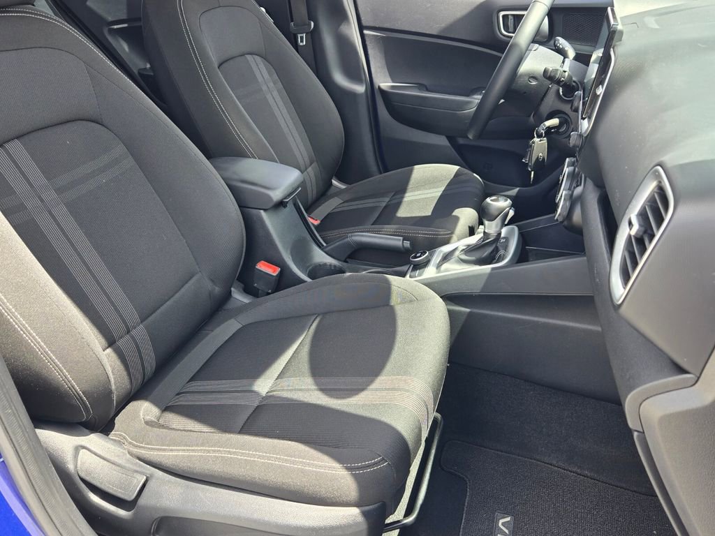 Used 2022 Hyundai Venue SEL w/ Cargo Package FWD image 19