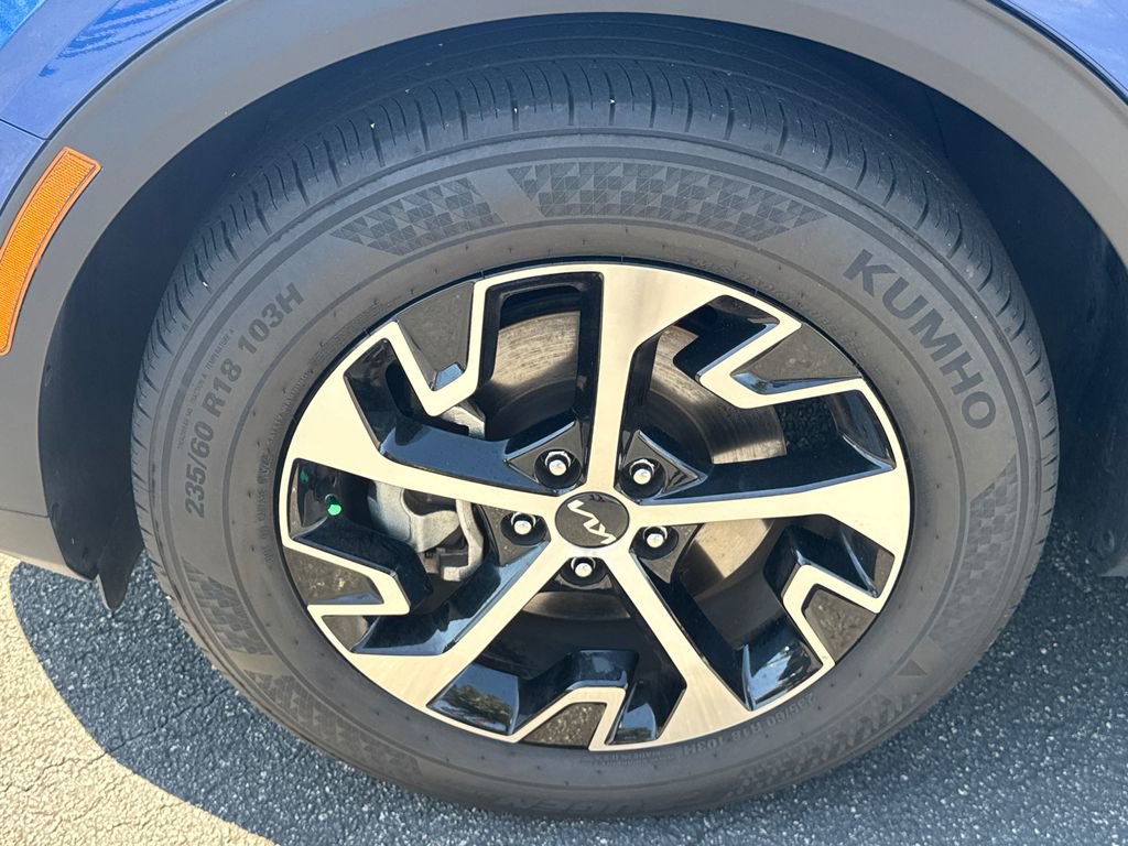 Used 2024 Kia Sportage EX image 11