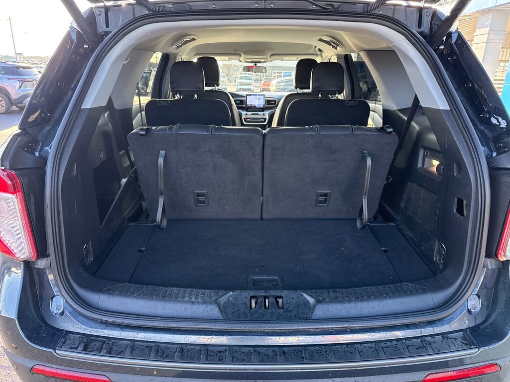 Used 2022 Ford Explorer XLT w/ Equipment Group 202A image 27