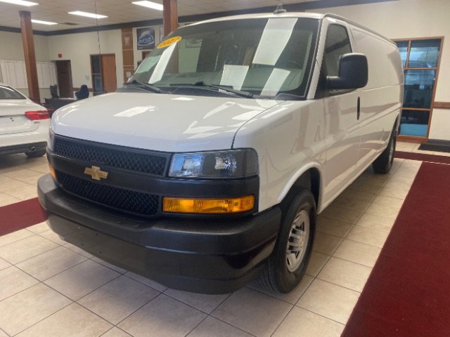 Used 2022 Chevrolet Express 3500 Extended w/ Driver Convenience Package RWD image 1