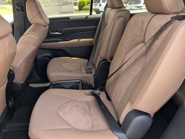 New 2026 Toyota Grand Highlander AWD Hybrid image 14