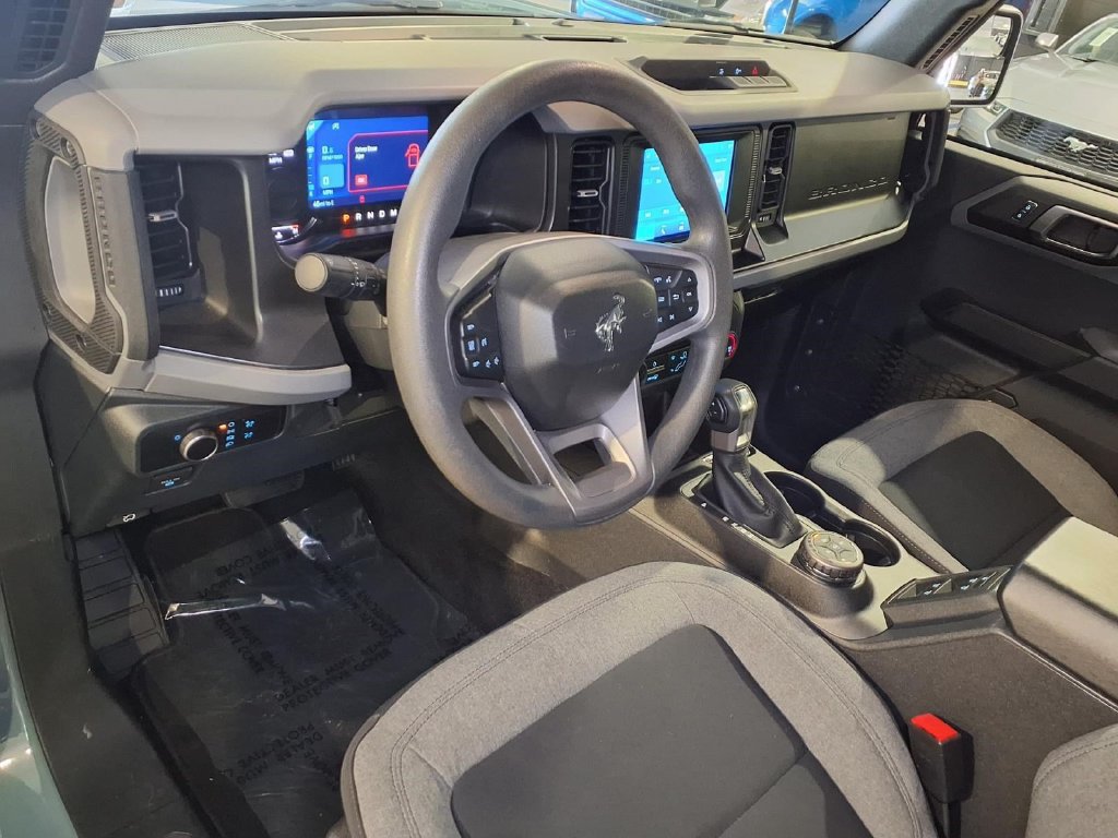 Certified 2023 Ford Bronco 4-Door AWD/4WD image 4
