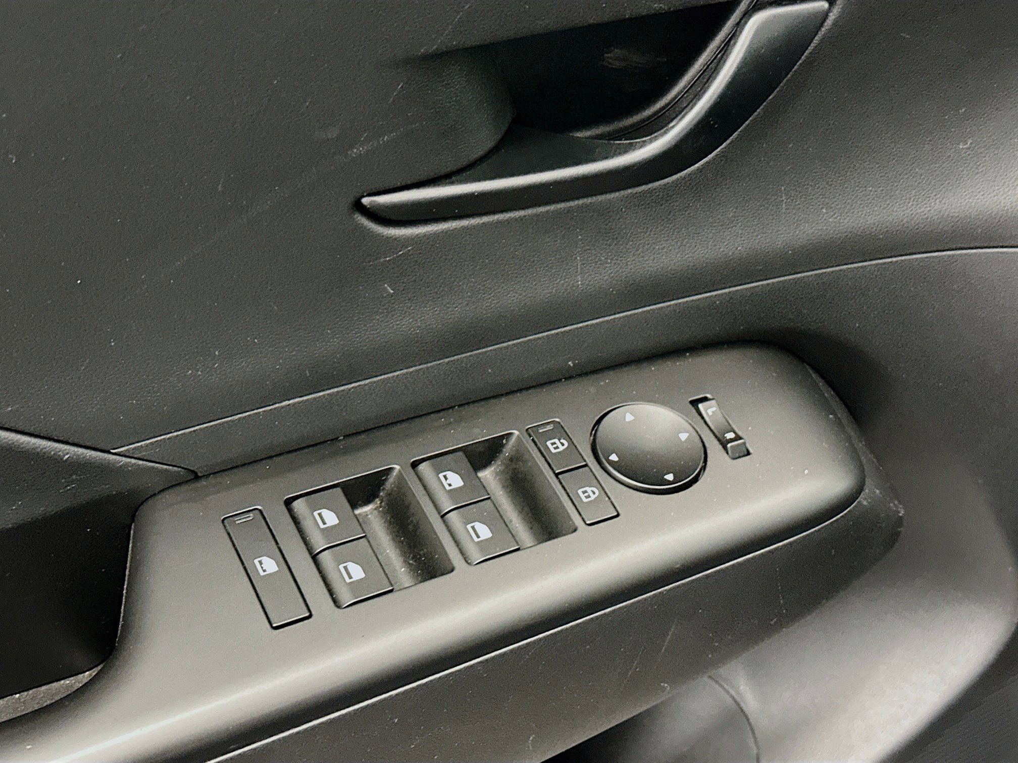 Used 2025 Hyundai Kona SEL image 15