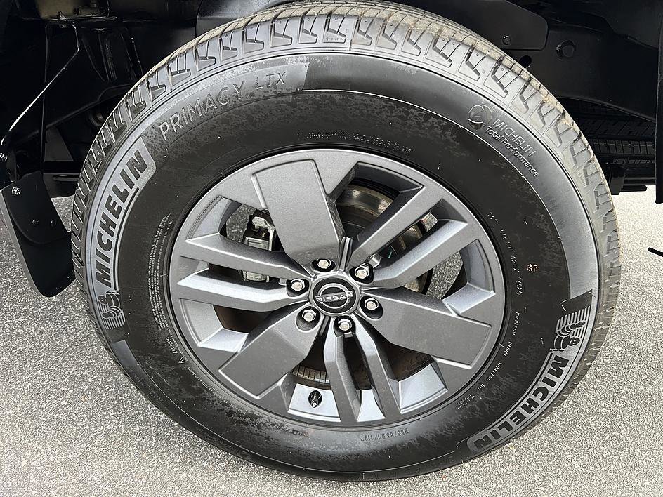 Certified 2025 Nissan Frontier SV image 11