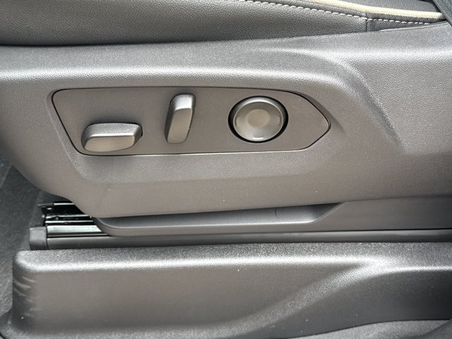 New 2026 Chevrolet Suburban Premier AWD/4WD image 19
