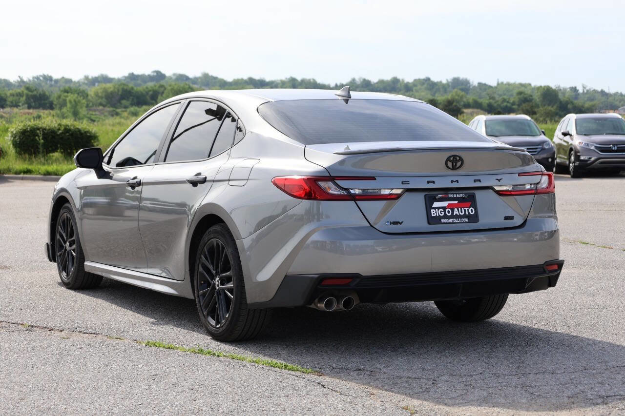 Used 2026 Toyota Camry SE FWD image 11
