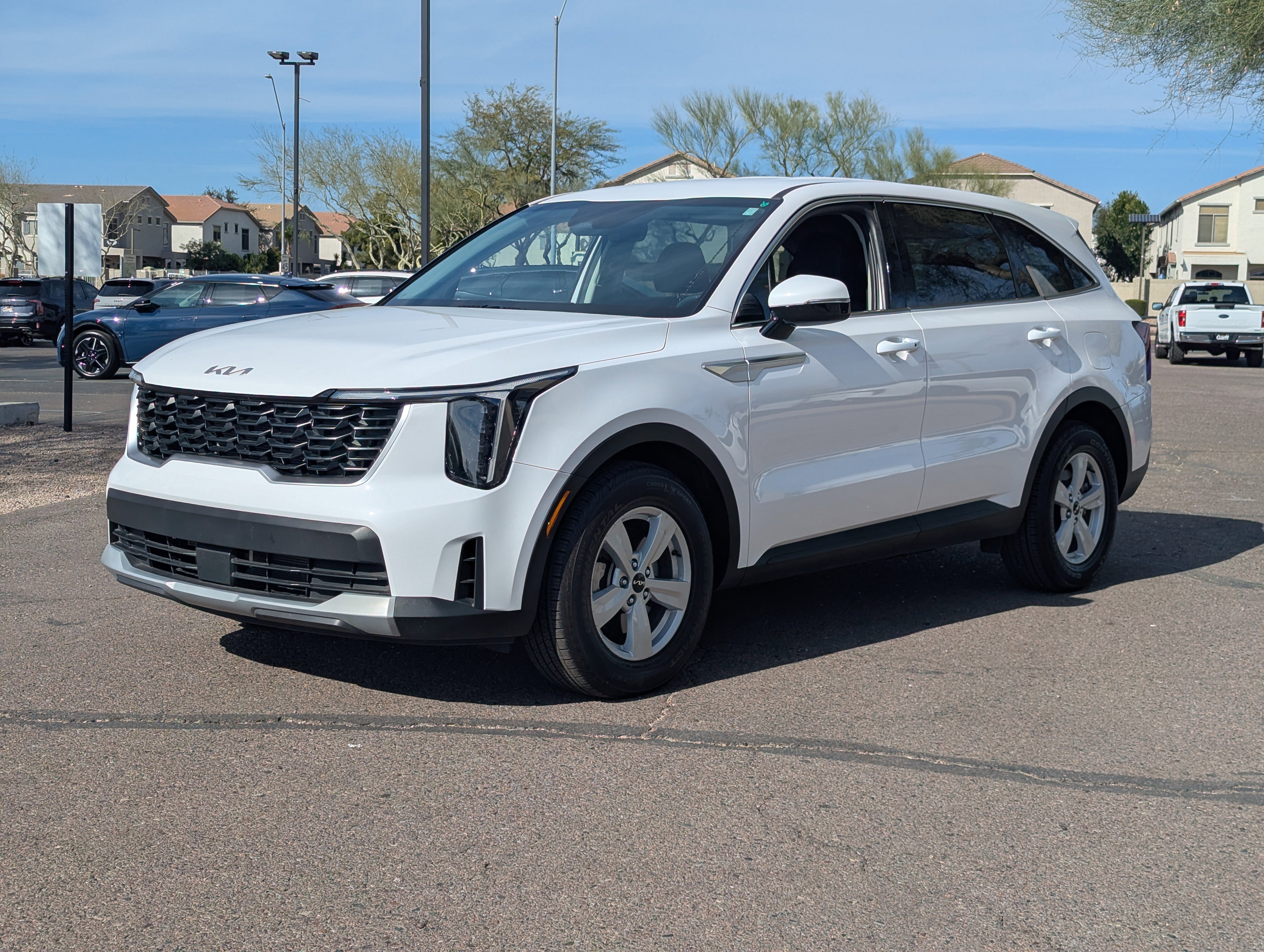 Certified 2025 Kia Sorento LX image 6