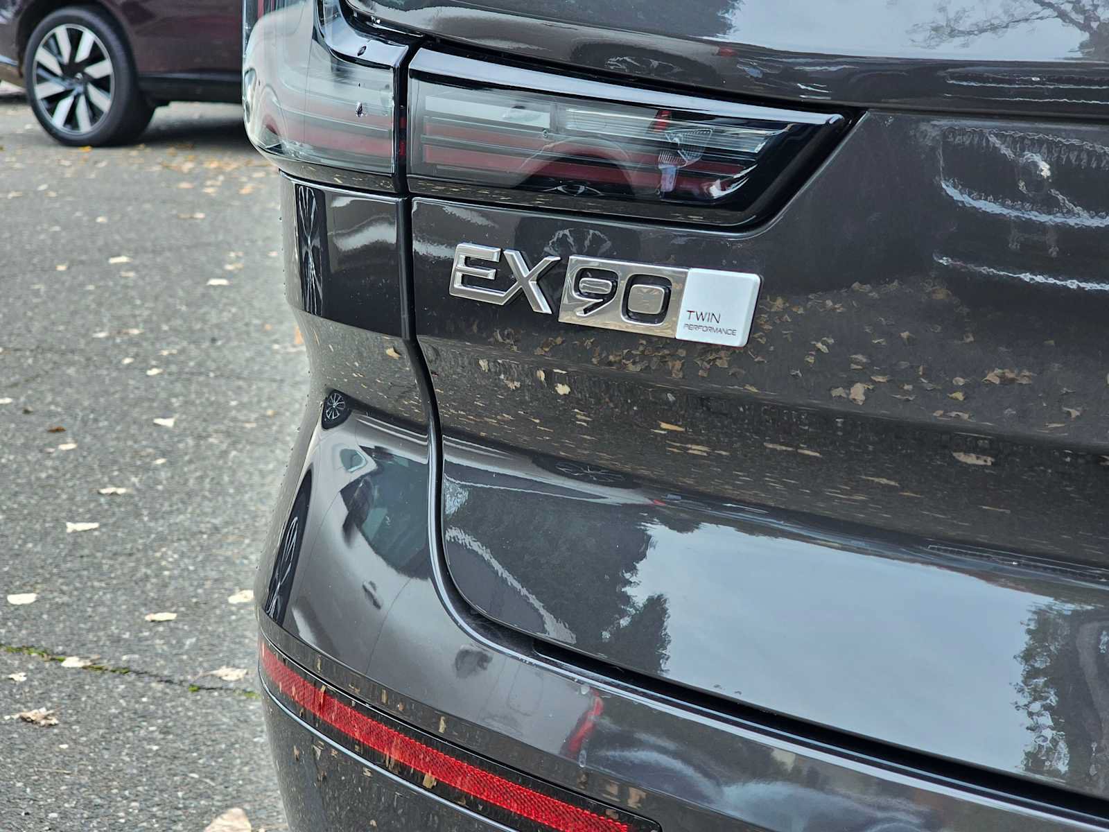 New 2025 Volvo EX90 Plus w/ Protection Package Premier AWD/4WD image 16