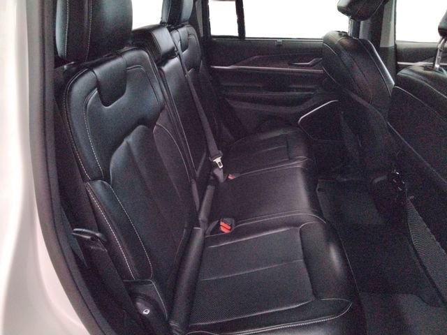 Used 2023 Jeep Grand Cherokee Limited w/ Luxury Tech Group II AWD/4WD image 22