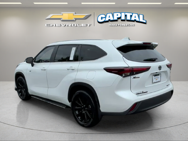 Used 2026 Toyota Highlander XLE AWD/4WD image 3
