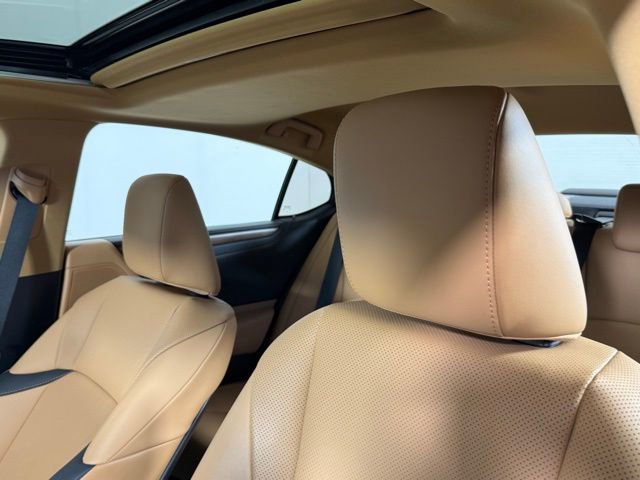 Used 2024 Lexus ES 350 w/ Premium Package image 15