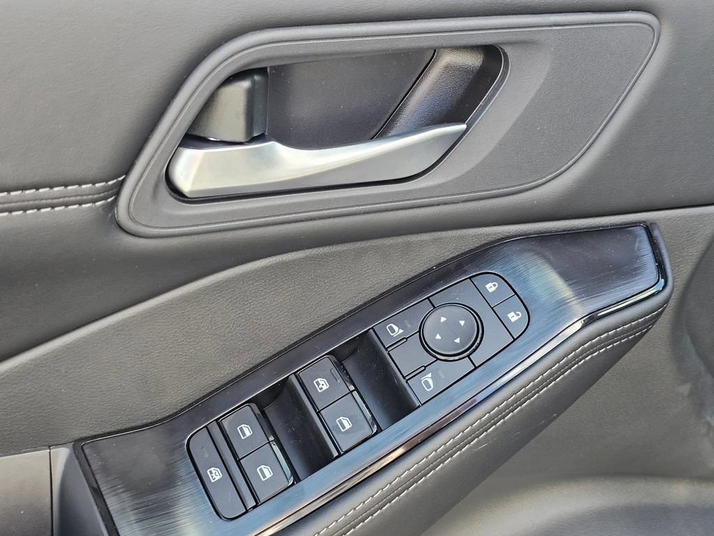 New 2026 Nissan Rogue Dark Armor AWD/4WD image 30