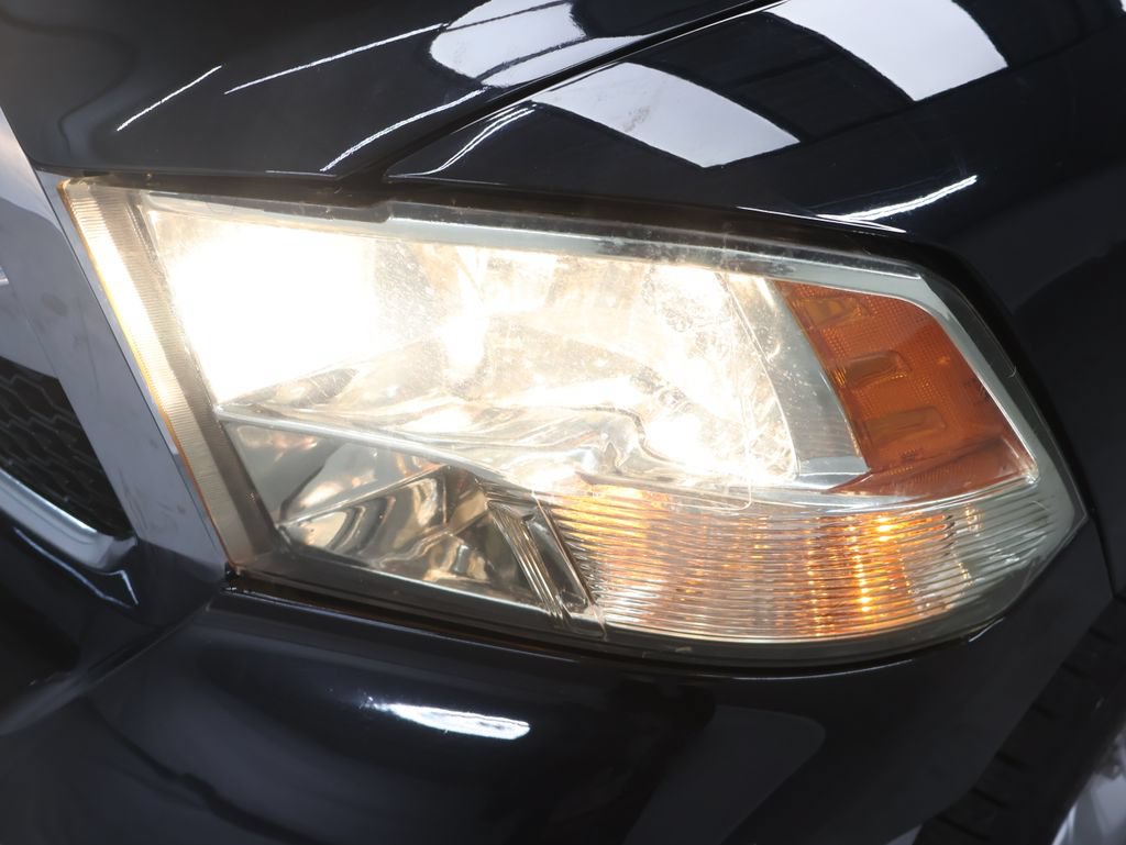 Used 2022 RAM 1500 Classic SLT AWD/4WD image 28