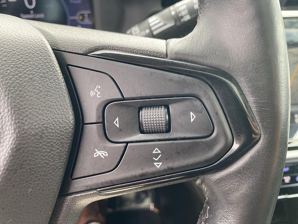 Certified 2023 Chevrolet Bolt EUV Premier w/ Sun & Sound Package FWD image 22