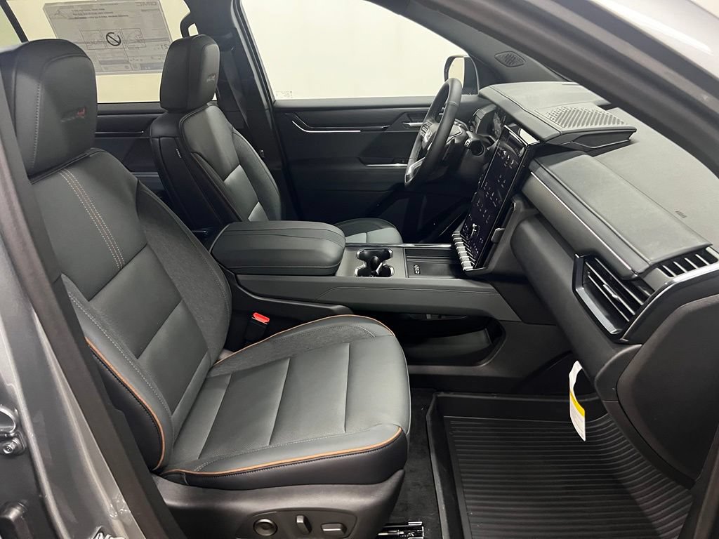 New 2026 GMC Acadia AT4 w/ Luxury Package AWD/4WD image 43