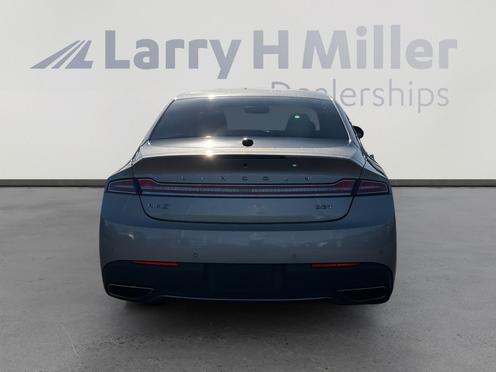 Used 2017 Lincoln MKZ Select w/ Select Plus Package FWD image 4