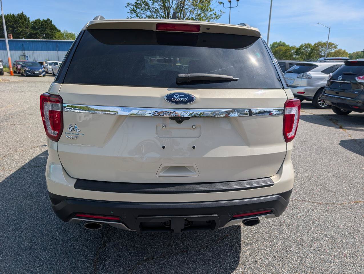 Used 2018 Ford Explorer XLT FWD image 5
