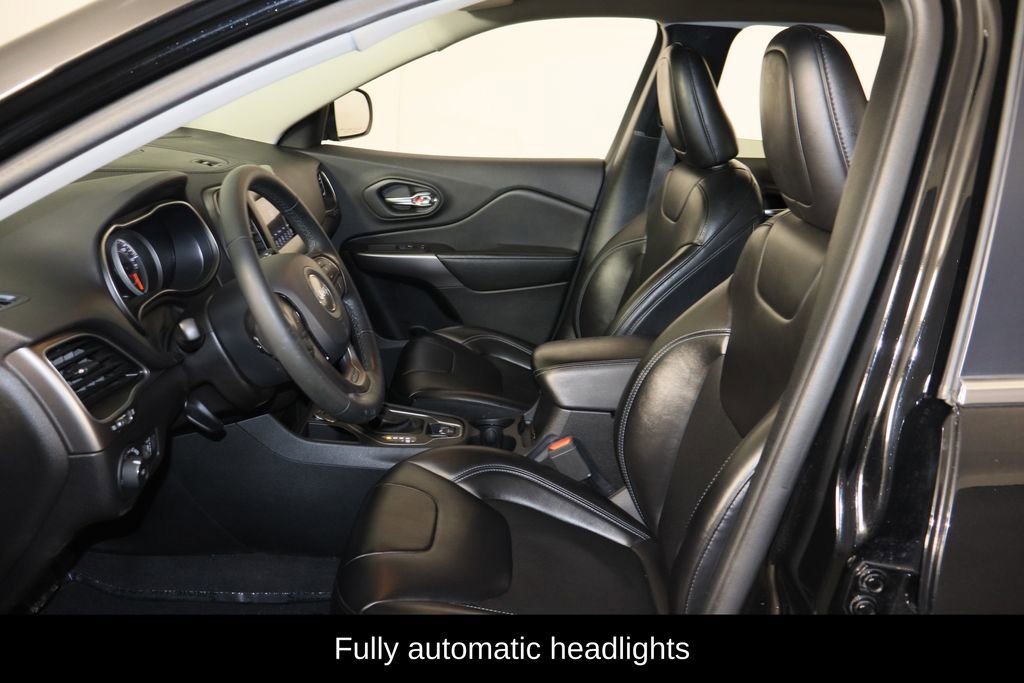 Used 2020 Jeep Cherokee Latitude Plus image 7