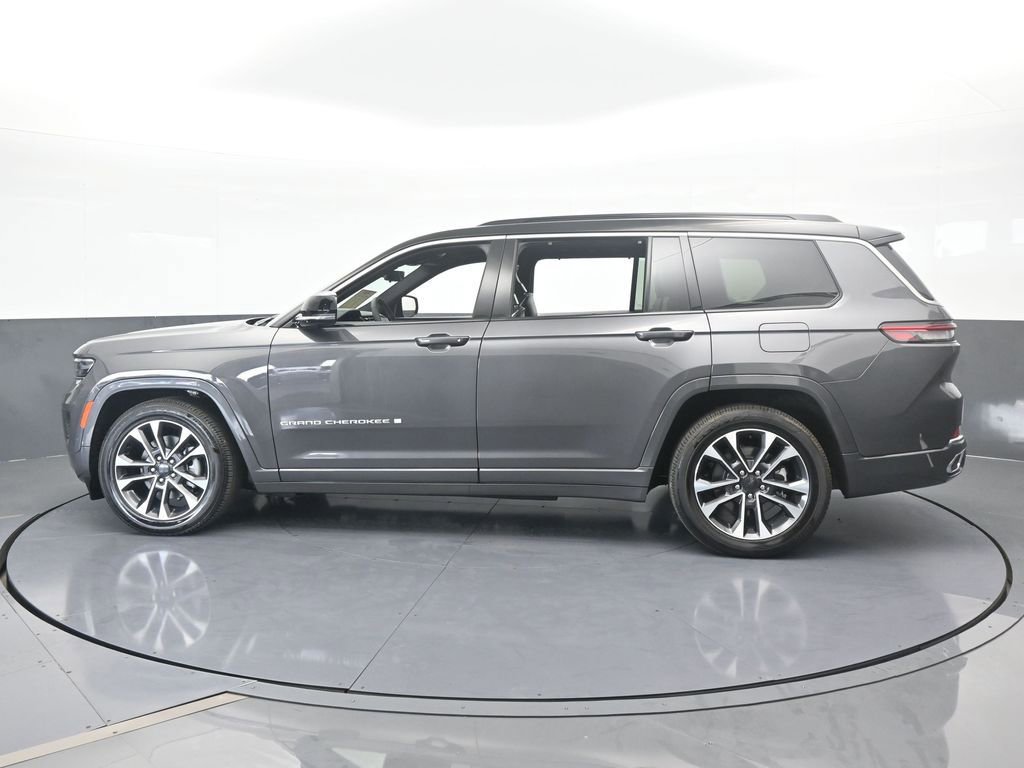 Used 2024 Jeep Grand Cherokee L Overland w/ Luxury Tech Group IV image 3