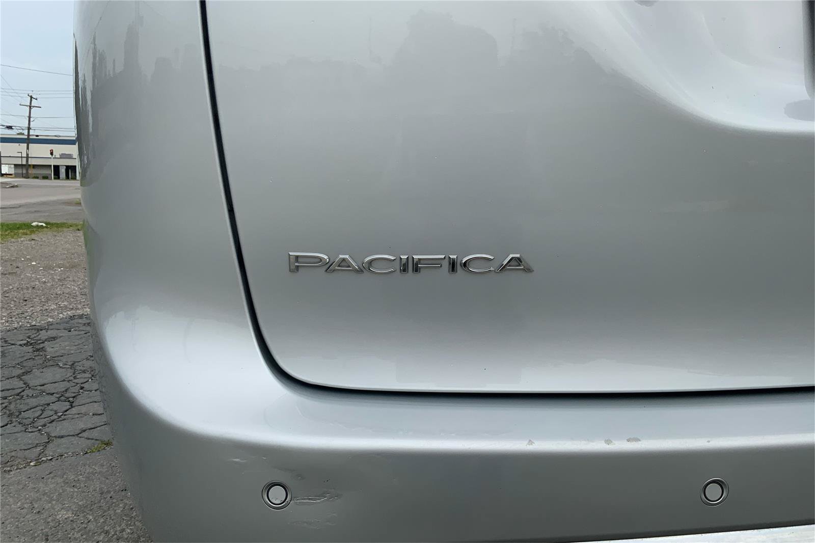 Used 2023 Chrysler Pacifica Touring-L FWD image 24