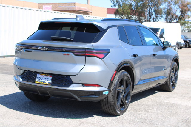 Used 2025 Chevrolet Equinox EV RS FWD image 5