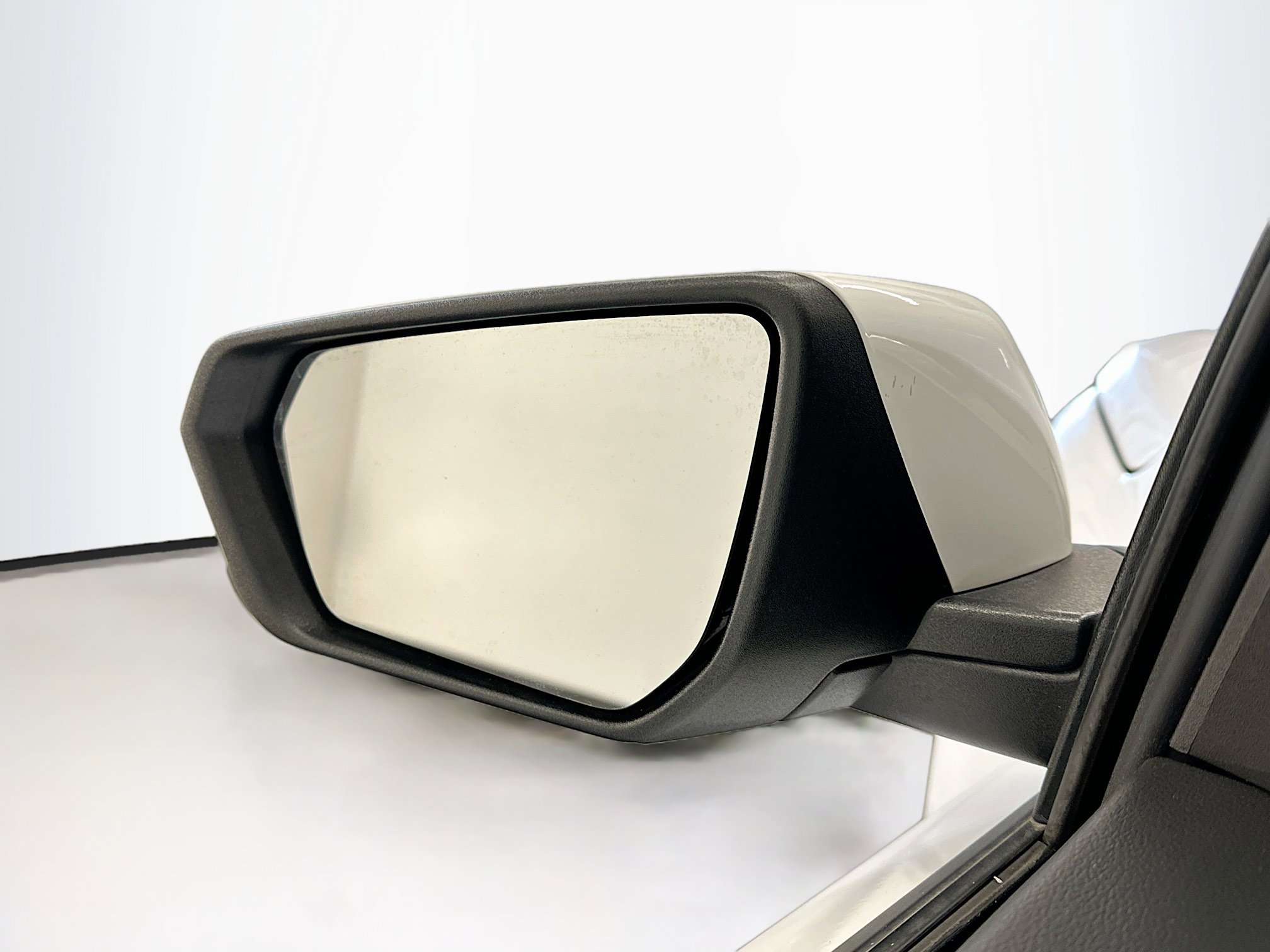 Used 2024 GMC Terrain SLT image 16