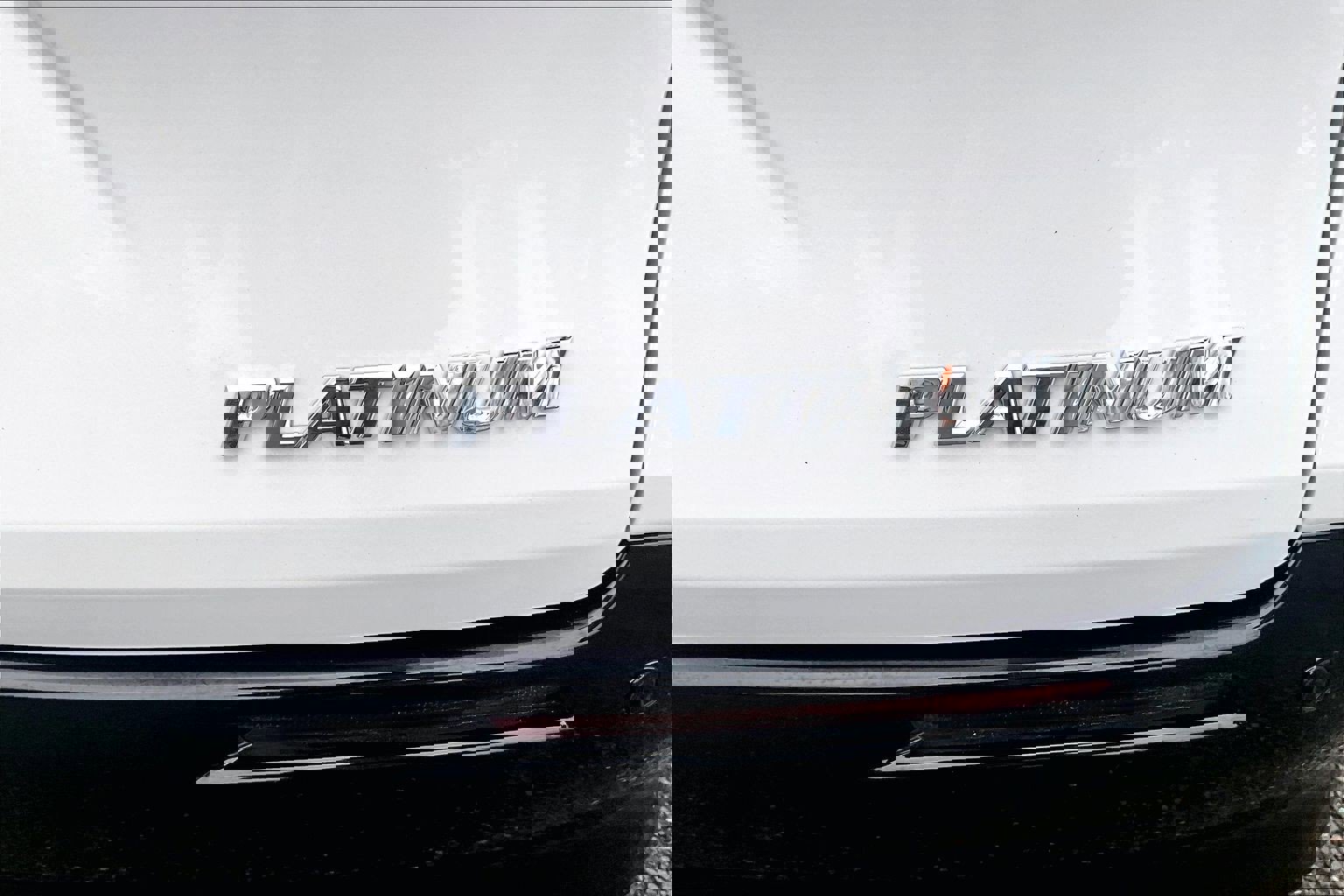 Used 2025 Toyota Sienna Platinum image 8