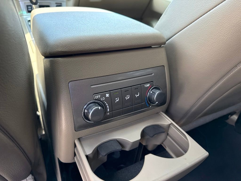 Used 2012 Toyota Highlander SE w/ Tow Pkg FWD image 36