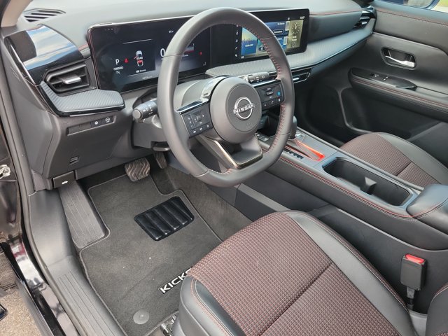 Used 2025 Nissan Kicks SR FWD image 4
