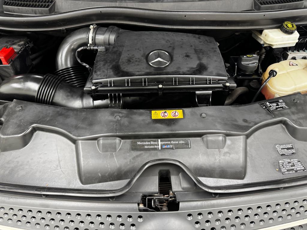 Used 2018 Mercedes-Benz Metris Passenger image 30