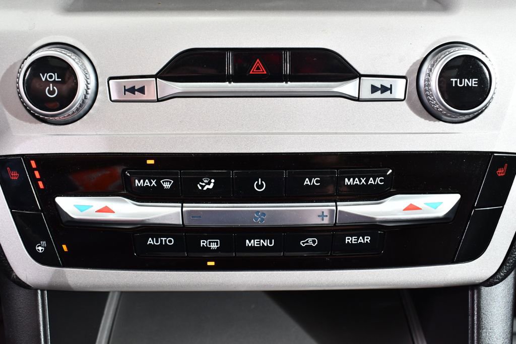 Used 2023 Ford Explorer XLT w/ Equipment Group 202A image 5