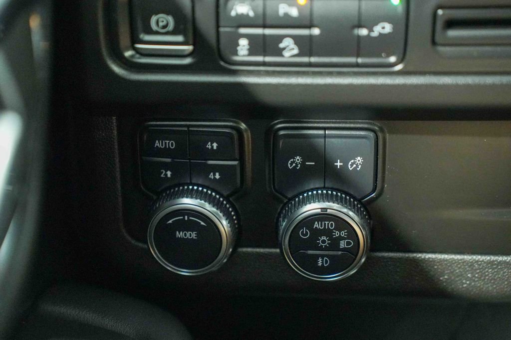 Used 2022 GMC Yukon AT4 image 31