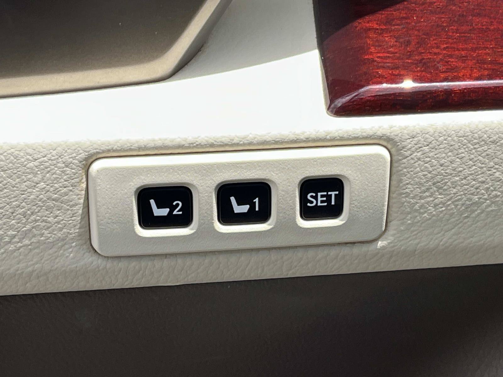 Used 2015 Lexus GX 460 w/ Premium Package AWD/4WD image 25