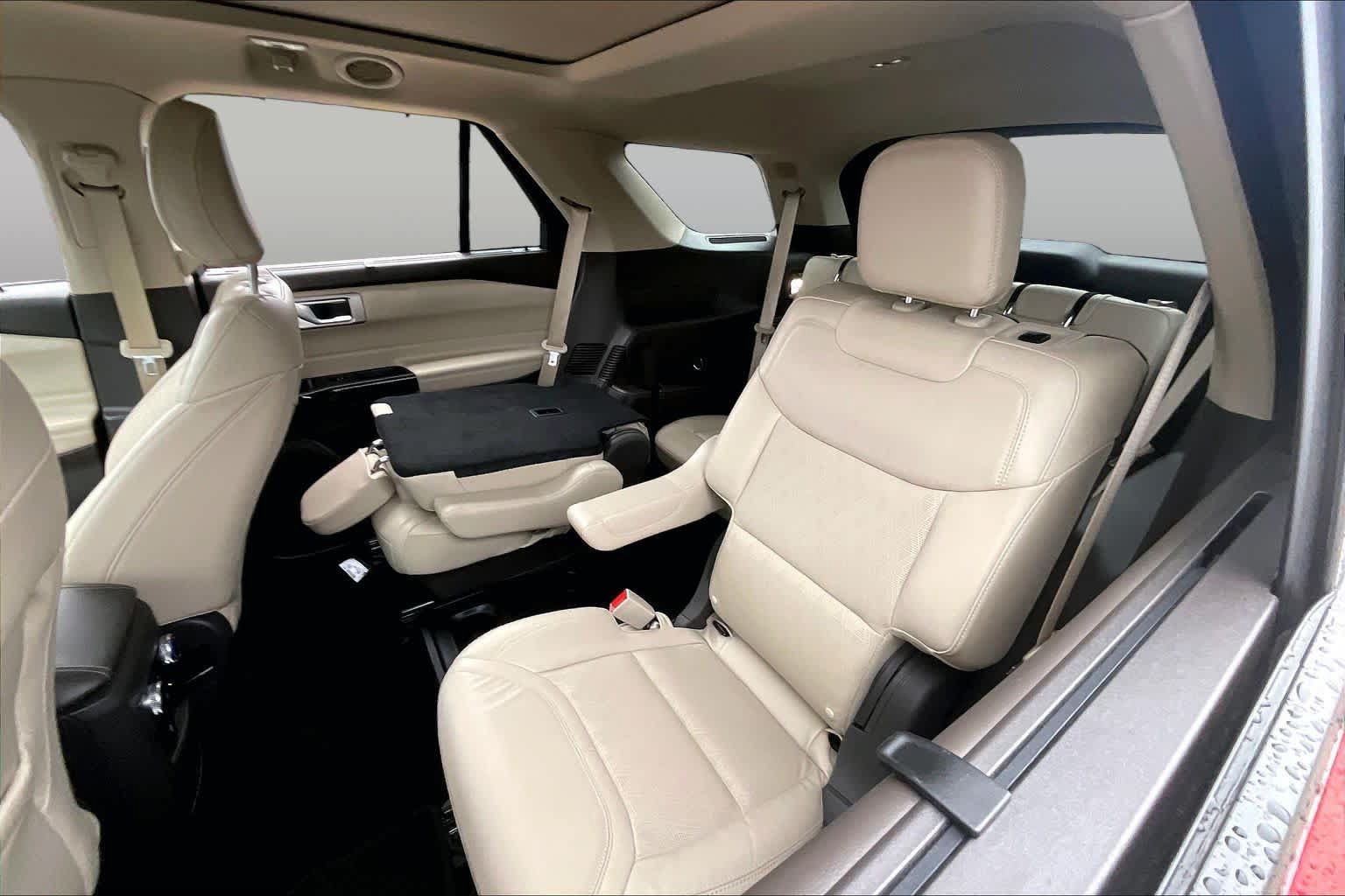Used 2021 Ford Explorer Platinum w/ Premium Technology Package RWD image 20