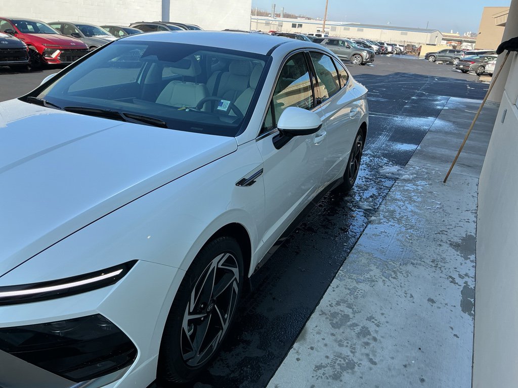 New 2026 Hyundai Sonata SEL image 2