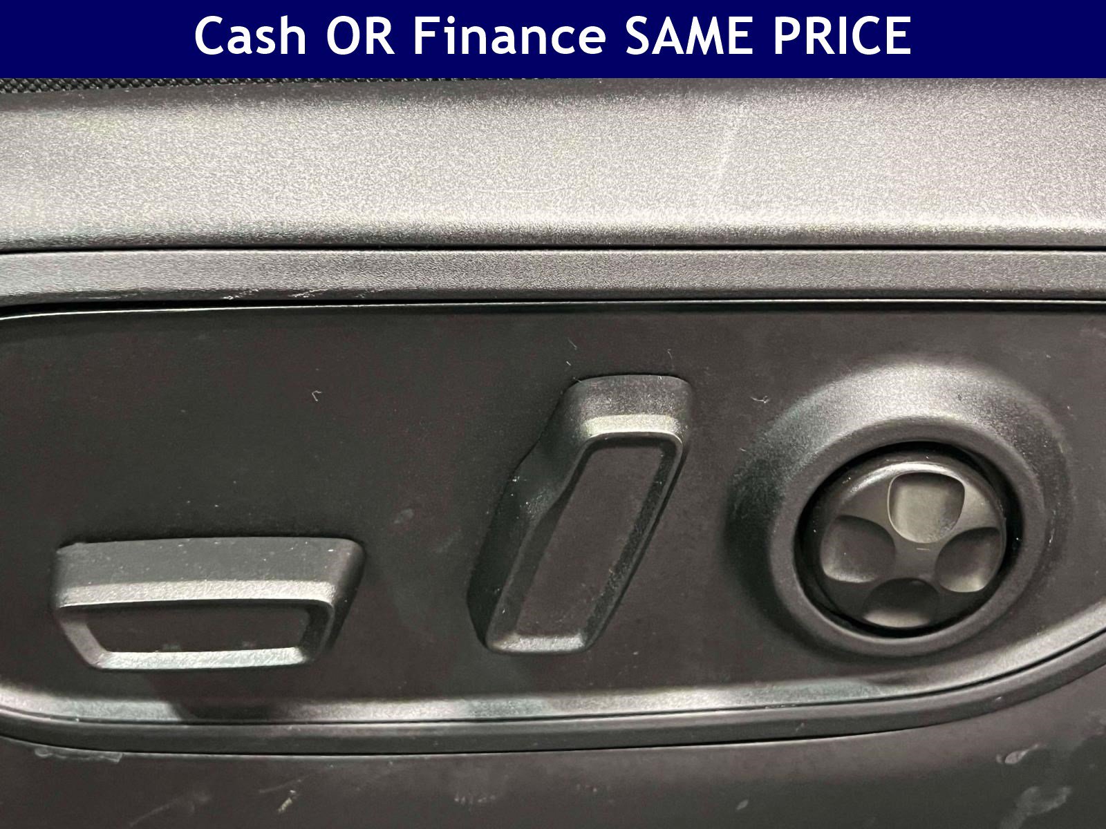 Used 2025 Jeep Grand Cherokee L Laredo AWD/4WD image 22
