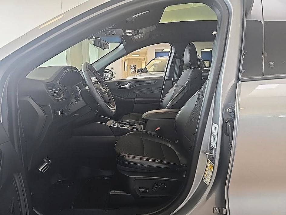 Used 2023 Ford Escape ST-Line w/ Tech Pack #1 AWD/4WD image 12